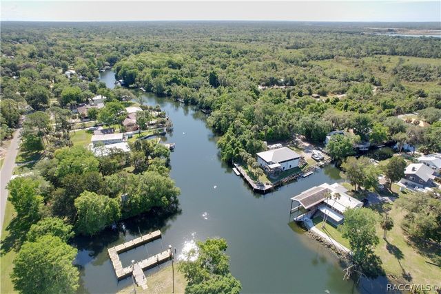 11590 N Kayak Point, Inglis, FL 34449