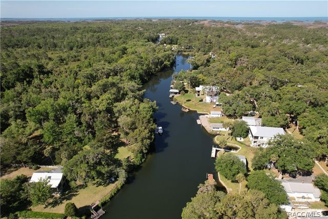 11590 N Kayak Point, Inglis, FL 34449
