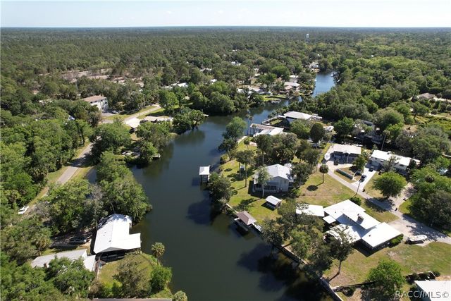 11590 N Kayak Point, Inglis, FL 34449