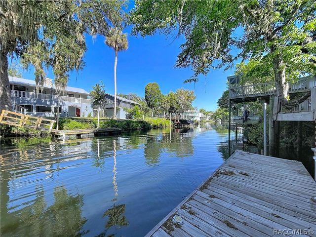 11590 N Kayak Point, Inglis, FL 34449