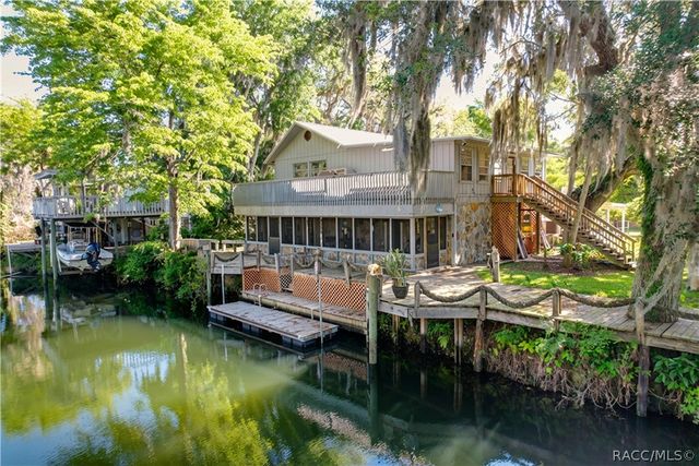 11590 N Kayak Point, Inglis, FL 34449