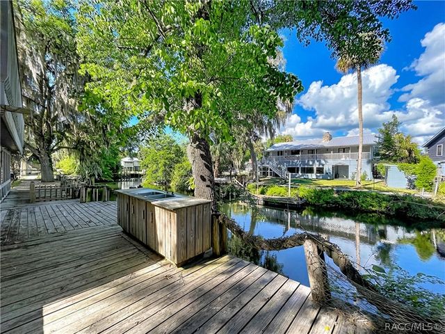 11590 N Kayak Point, Inglis, FL 34449