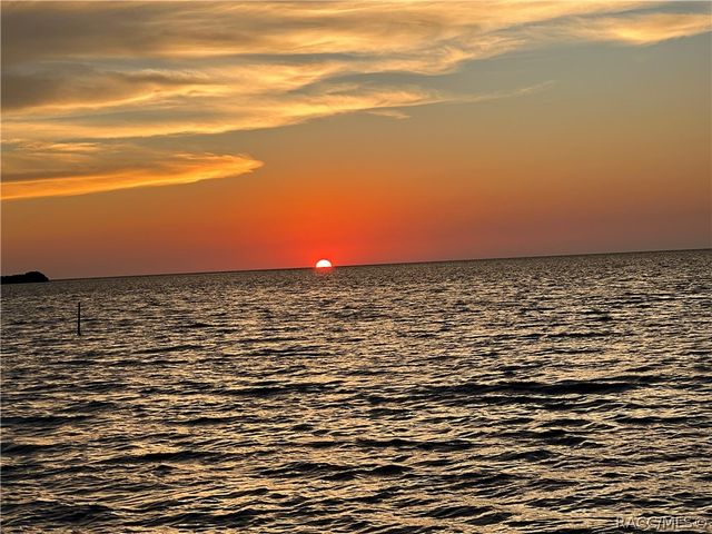 11590 N Kayak Point, Inglis, FL 34449