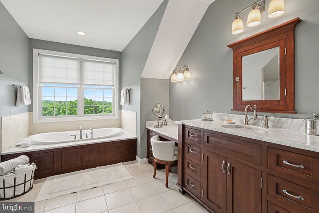 1080 SWATARA RD, Hershey, PA 17033