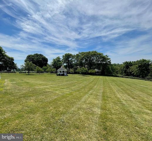 1080 SWATARA RD, Hershey, PA 17033