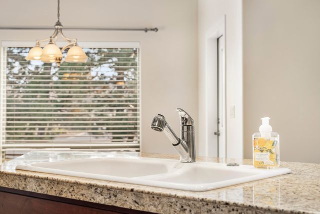 784 Ribbon Falls Road, Redmond, OR 97756