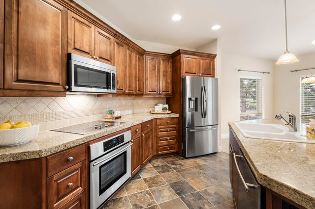 784 Ribbon Falls Road, Redmond, OR 97756