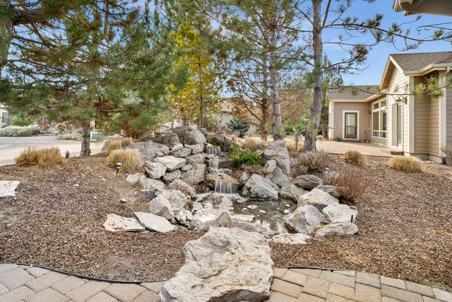 784 Ribbon Falls Road, Redmond, OR 97756