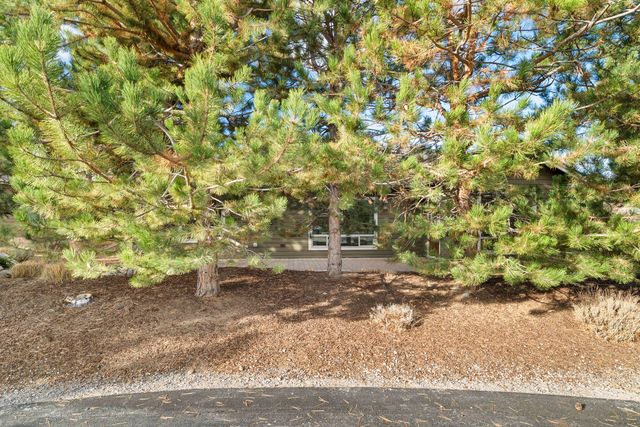 784 Ribbon Falls Road, Redmond, OR 97756