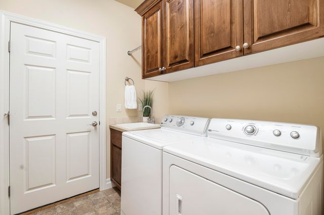 784 Ribbon Falls Road, Redmond, OR 97756