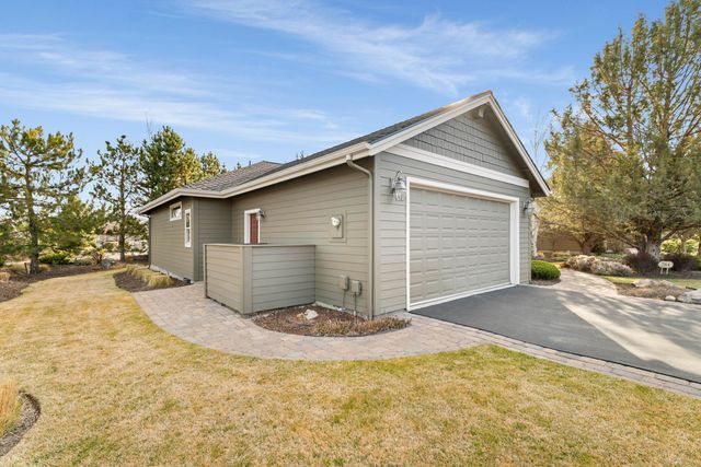 784 Ribbon Falls Road, Redmond, OR 97756