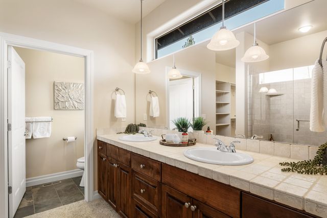 784 Ribbon Falls Road, Redmond, OR 97756