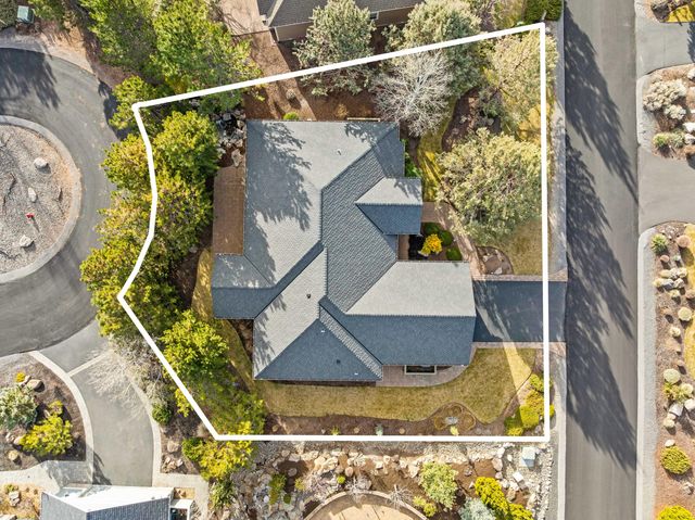 784 Ribbon Falls Road, Redmond, OR 97756