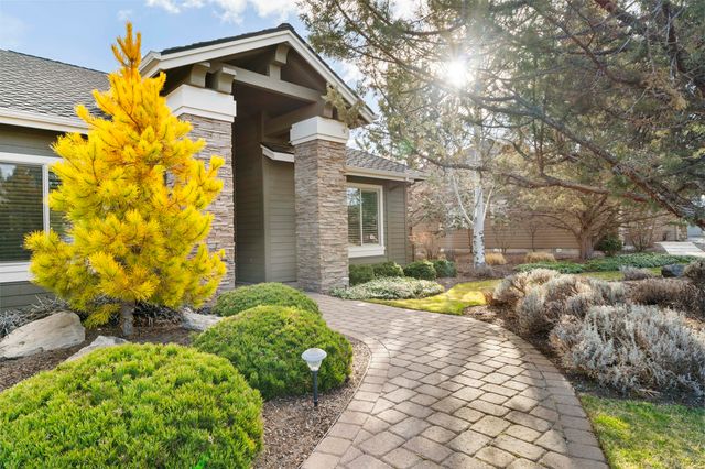 784 Ribbon Falls Road, Redmond, OR 97756