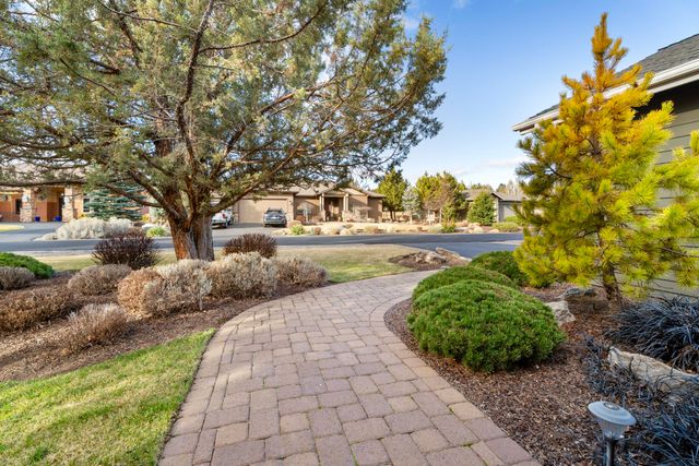 784 Ribbon Falls Road, Redmond, OR 97756