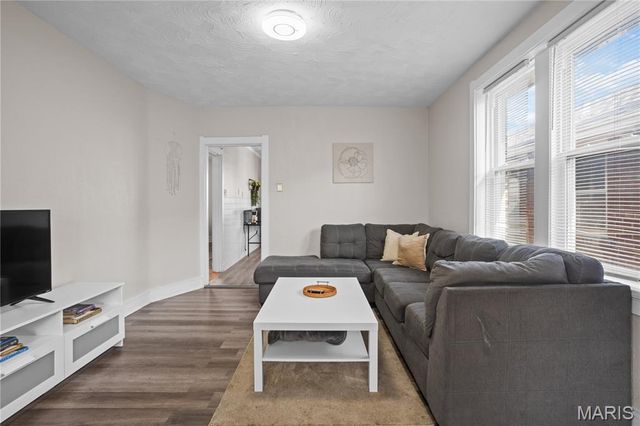 4931 Mardel Avenue, St Louis, MO 63109