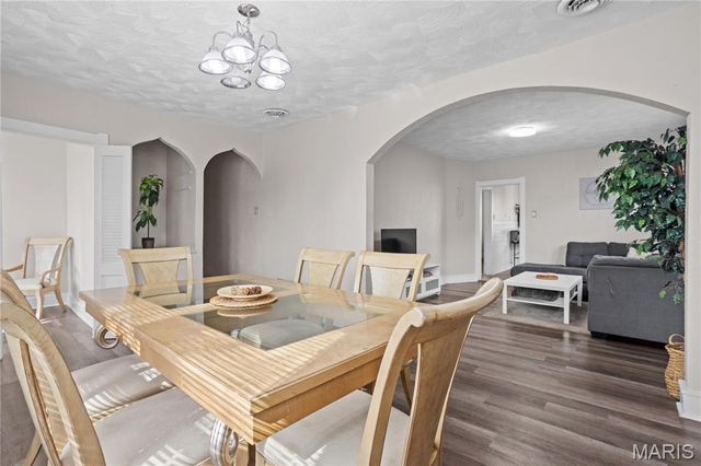 4931 Mardel Avenue, St Louis, MO 63109