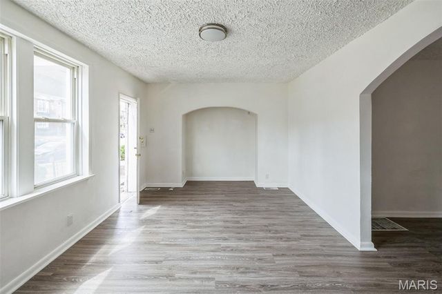 4931 Mardel Avenue, St Louis, MO 63109