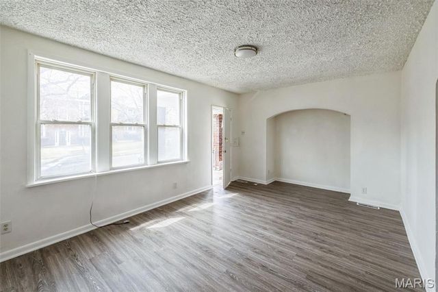 4931 Mardel Avenue, St Louis, MO 63109