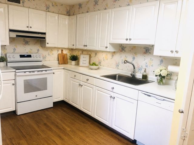 402 Paradise 2L, Swampscott, MA 01907