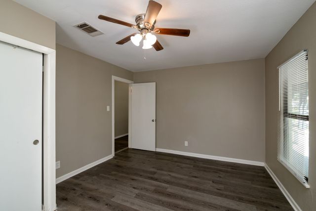 207 Hackberry Street, Terrell, TX 75160