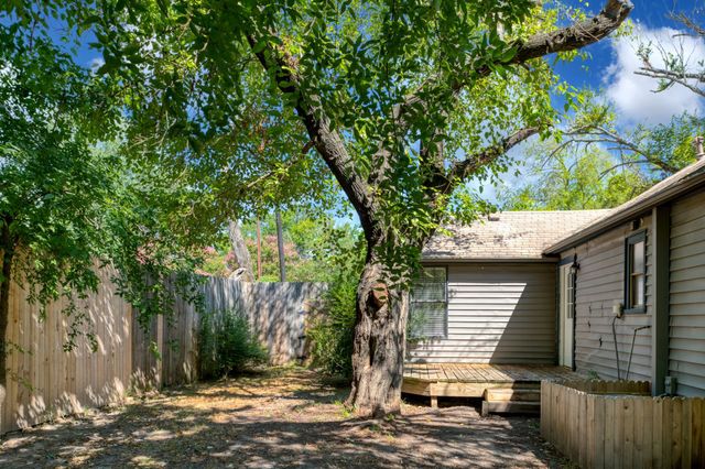 207 Hackberry Street, Terrell, TX 75160