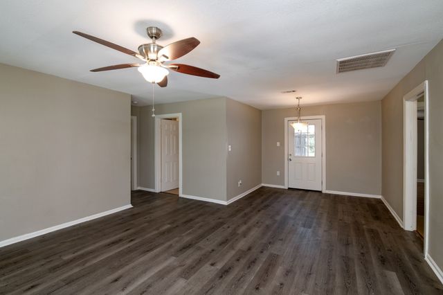 207 Hackberry Street, Terrell, TX 75160