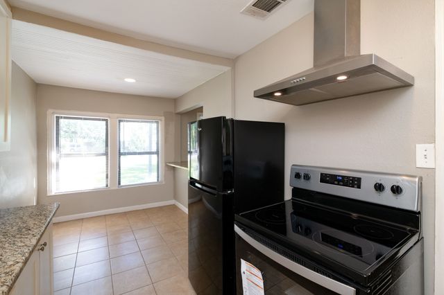 207 Hackberry Street, Terrell, TX 75160