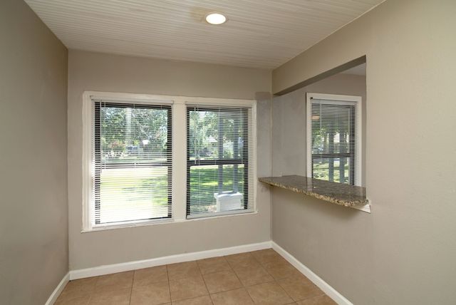 207 Hackberry Street, Terrell, TX 75160