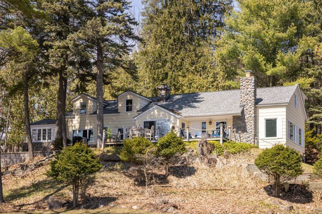 7787 East Shore Road, Traverse City, MI 49686