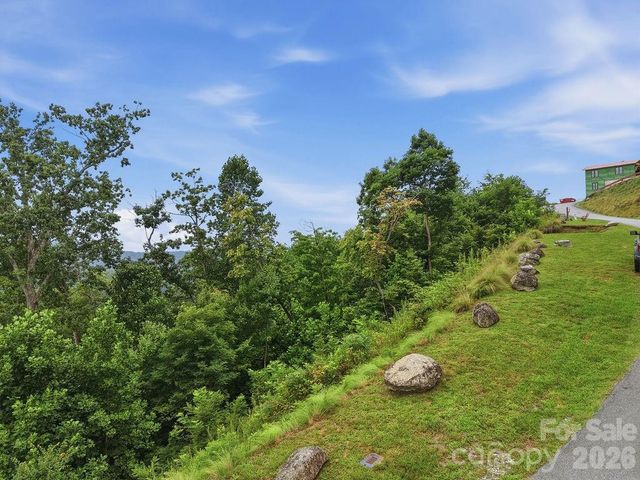 21 Marble Heights Trail, Hendersonville, NC 28791