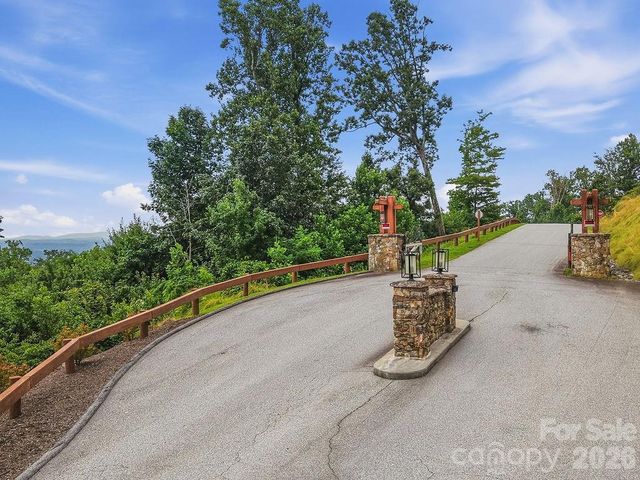 21 Marble Heights Trail, Hendersonville, NC 28791