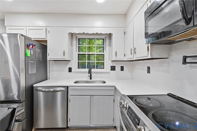 3941 Llewellyn Ln, Chesterfield, VA 23832