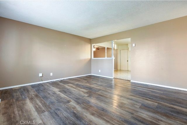 5097 E Carmen Ave, Fresno, CA 93727