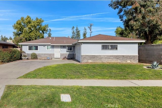 5097 E Carmen Ave, Fresno, CA 93727