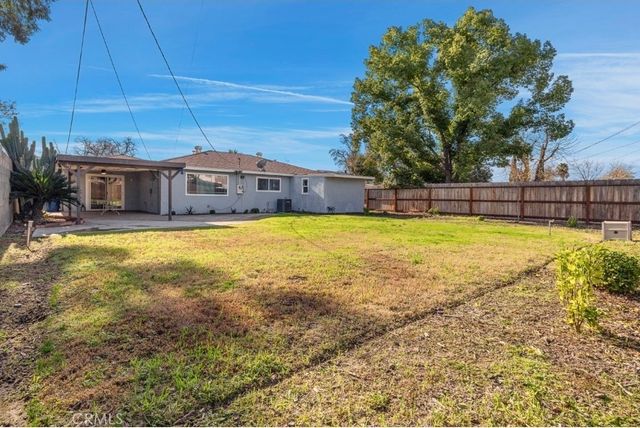 5097 E Carmen Ave, Fresno, CA 93727