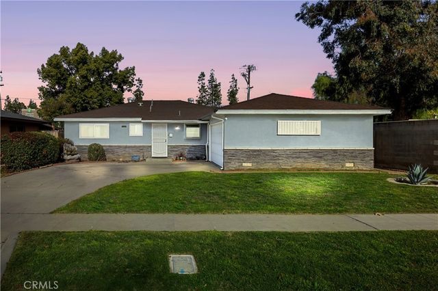5097 E Carmen Ave, Fresno, CA 93727