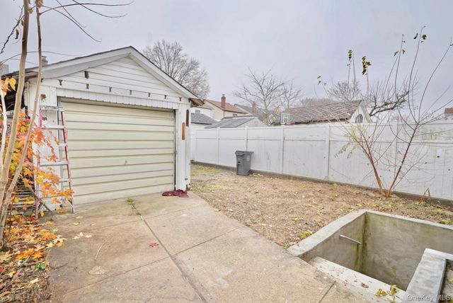 90-15 207th Street, Queens Village, NY 11428