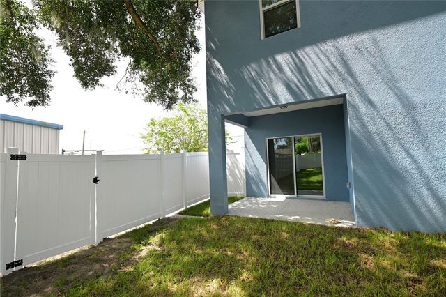1011 N BRUNNELL PARKWAY, Lakeland, FL 33805