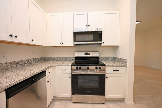 1011 N BRUNNELL PARKWAY, Lakeland, FL 33805