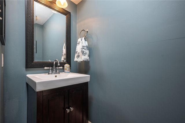 3817 Riverside Drive NE, Cedar Rapids, IA 52411