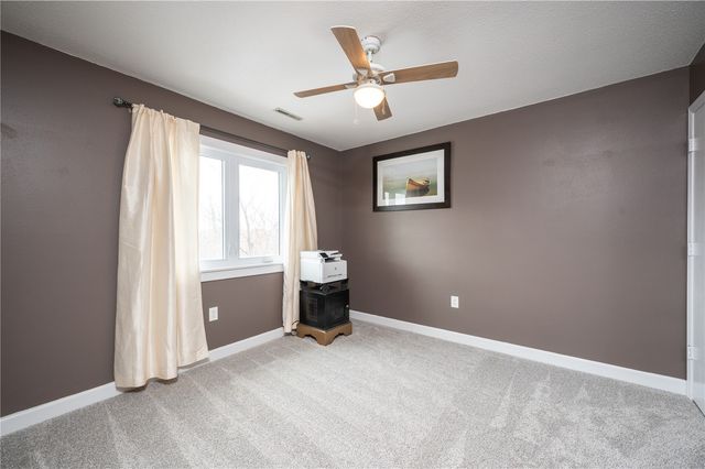 3817 Riverside Drive NE, Cedar Rapids, IA 52411