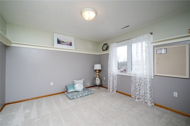 3817 Riverside Drive NE, Cedar Rapids, IA 52411