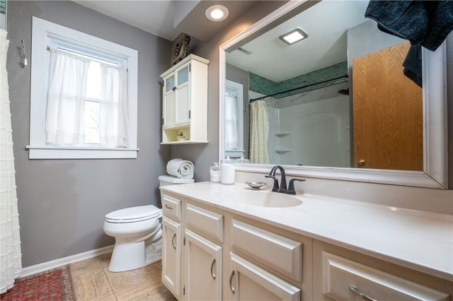 3817 Riverside Drive NE, Cedar Rapids, IA 52411