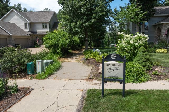 3817 Riverside Drive NE, Cedar Rapids, IA 52411