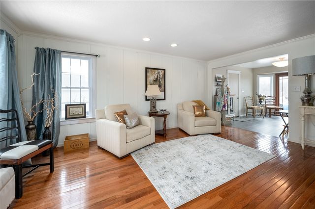 3817 Riverside Drive NE, Cedar Rapids, IA 52411