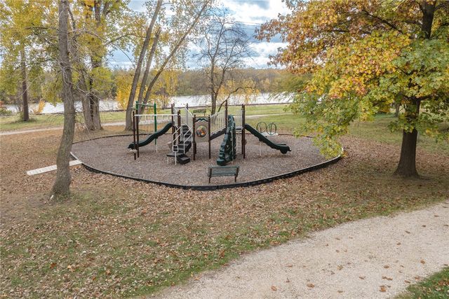 3817 Riverside Drive NE, Cedar Rapids, IA 52411