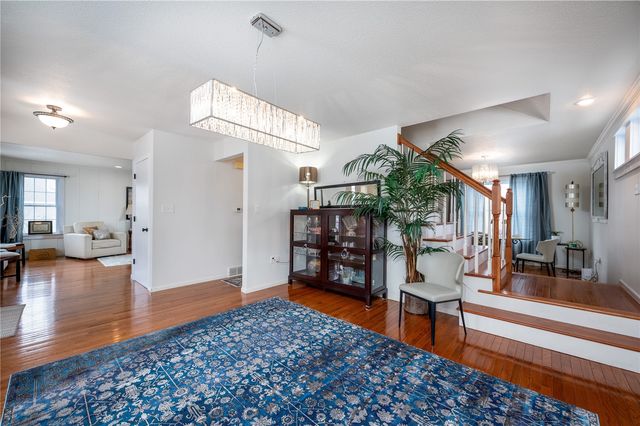 3817 Riverside Drive NE, Cedar Rapids, IA 52411