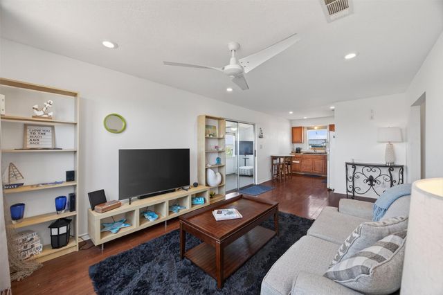 1209 N Jacks Road, Crystal Beach, TX 77650