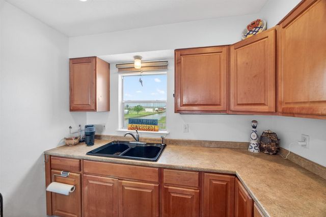 1209 N Jacks Road, Crystal Beach, TX 77650